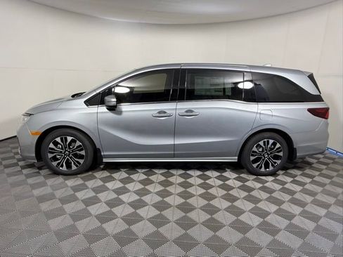 New 2026 Honda Odyssey Elite image 3