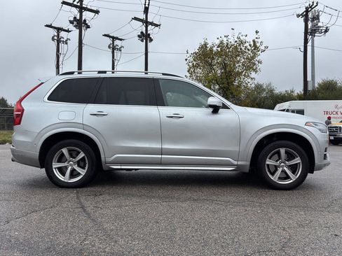 Used 2018 Volvo XC90 T5 Momentum w/ Convenience Package image 6