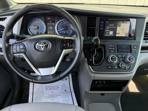 Used 2017 Toyota Sienna XLE w/ XLE Navigation Package image 10