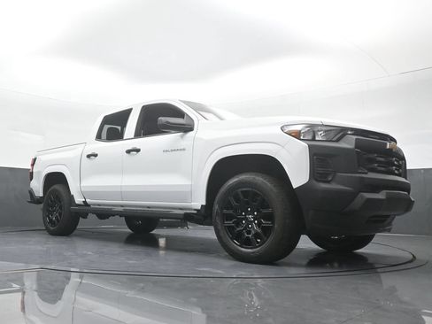 Used 2025 Chevrolet Colorado W/T w/ WT Custom Package RWD image 59