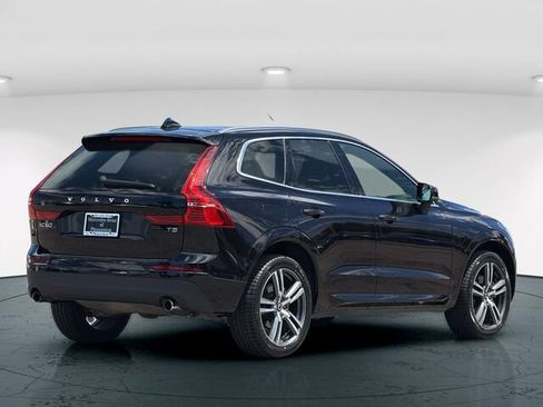 Used 2021 Volvo XC60 T5 Momentum w/ Protection Package Premier FWD image 7