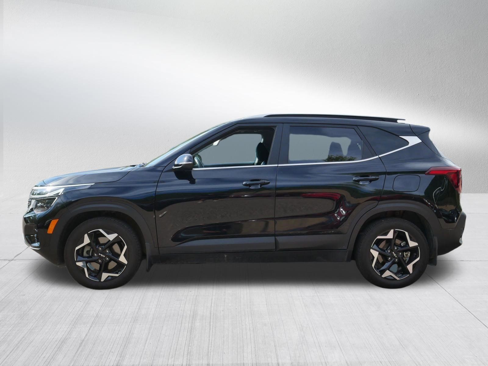 Certified 2024 Kia Seltos EX AWD/4WD image 4