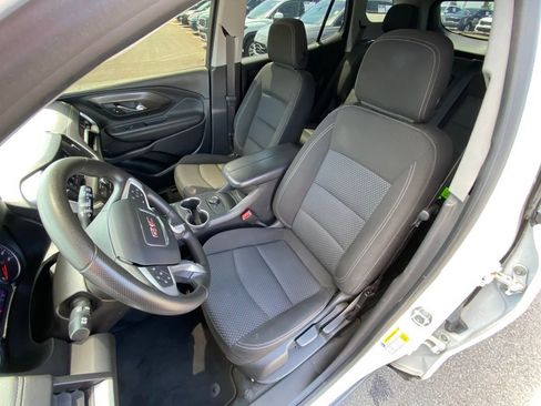 Used 2022 GMC Terrain SLE w/ Elevation Edition image 21