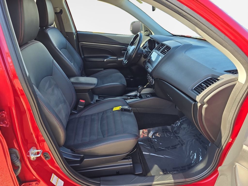 Used 2018 Mitsubishi Outlander Sport SE AWD/4WD image 26