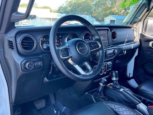 Certified 2022 Jeep Wrangler Unlimited Sahara image 9