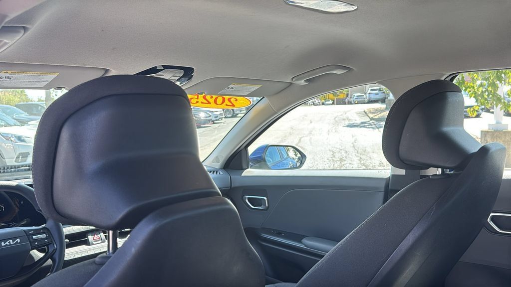 Used 2025 Kia K4 FWD image 31