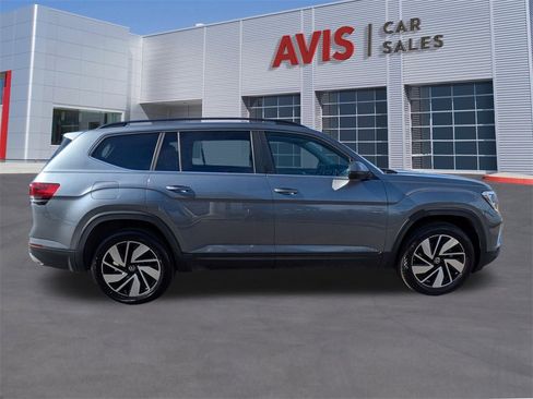 Used 2024 Volkswagen Atlas SE image 5