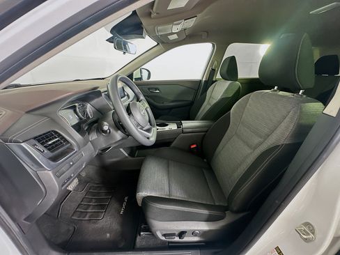 Used 2023 Nissan Rogue SV FWD image 13