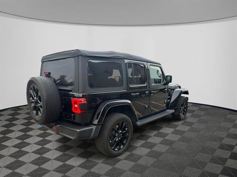 Used 2022 Jeep Wrangler Unlimited Sahara w/ Cold Weather Group image 5