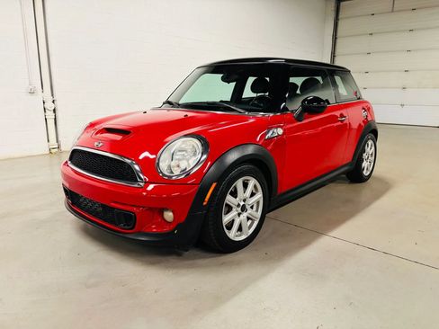 Used 2013 MINI Cooper S FWD image 2