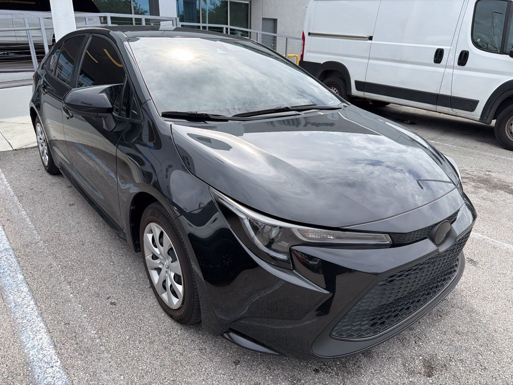 Used 2021 Toyota Corolla LE FWD image 4