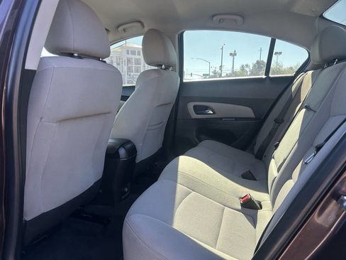 Used 2015 Chevrolet Cruze LT image 6