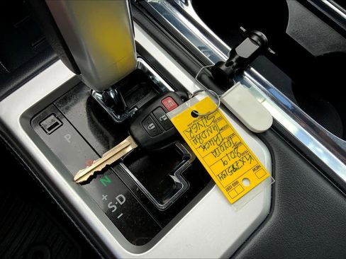 Used 2019 Toyota Tundra Platinum image 15