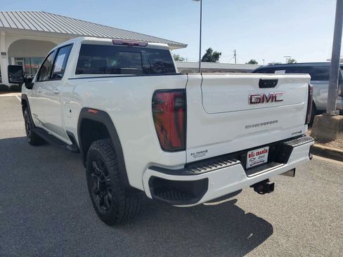 Used 2024 GMC Sierra 2500 AT4 w/ AT4 Premium Plus Package AWD/4WD image 3