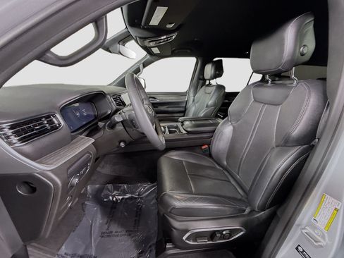 Used 2023 Jeep Wagoneer Series II RWD image 22