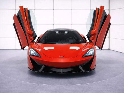 Used 2017 McLaren 570S image 8