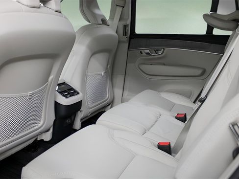 New 2026 Volvo XC90 B6 Ultra image 19