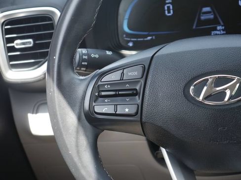 Used 2023 Hyundai Venue SEL FWD image 15