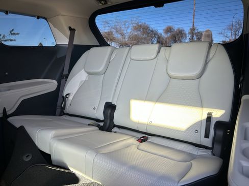 Certified 2025 Kia Carnival SX Prestige image 15