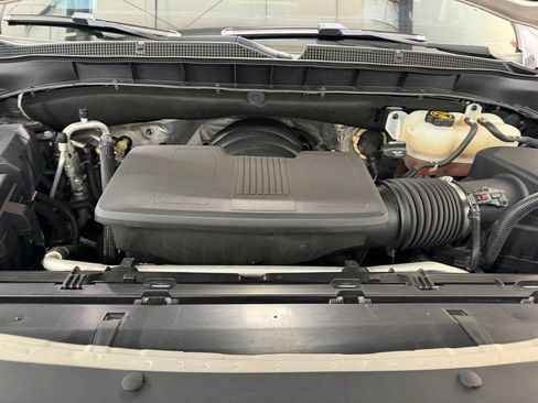 Used 2022 Chevrolet Tahoe RST w/ Luxury Package AWD/4WD image 10