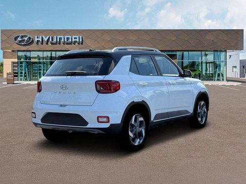 New 2026 Hyundai Venue SEL FWD image 7
