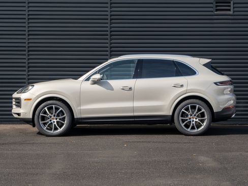 New 2026 Porsche Cayenne AWD/4WD image 2