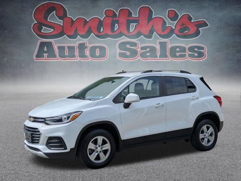 Used 2022 Chevrolet Trax LT w/ LT Convenience Package AWD/4WD image 4