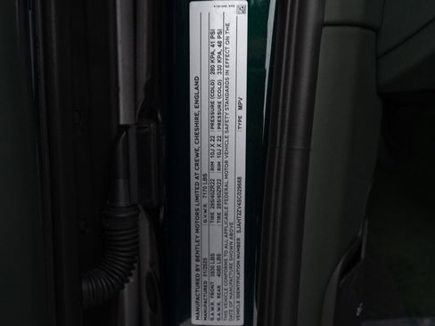 Certified 2025 Bentley Bentayga Extended Wheelbase image 51