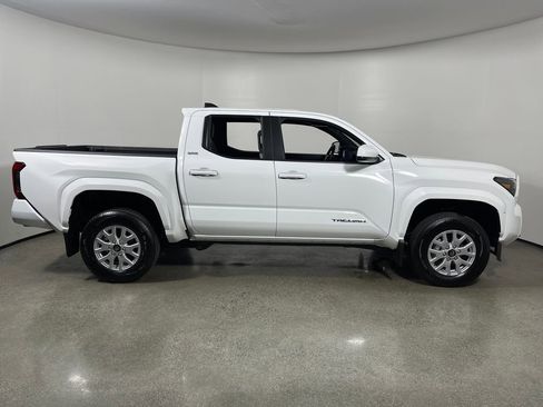 New 2026 Toyota Tacoma SR5 AWD/4WD image 2