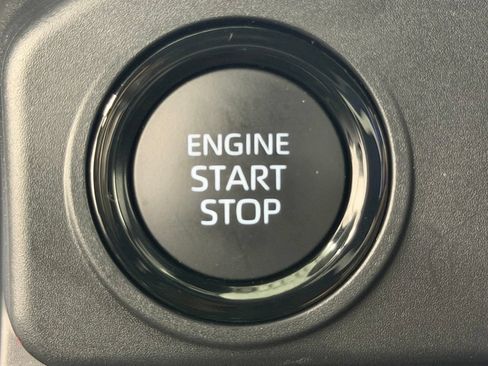 Certified 2026 Toyota Tacoma SR5 AWD/4WD image 29