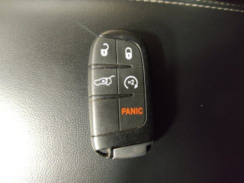 Used 2018 Jeep Grand Cherokee Limited image 32