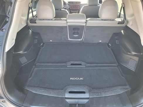 Used 2019 Nissan Rogue SV FWD image 8