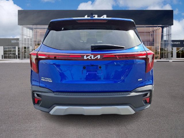 Used 2024 Kia Seltos LX AWD/4WD image 5