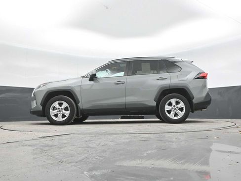 Used 2021 Toyota RAV4 XLE w/ Convenience Package image 42
