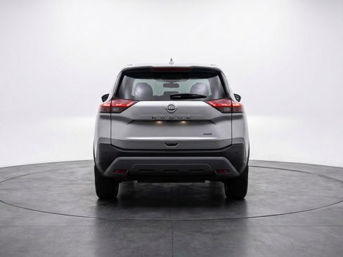 Used 2025 Nissan Rogue SV image 7