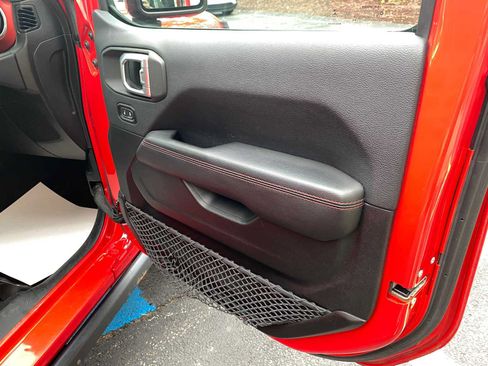 Used 2018 Jeep Wrangler Unlimited Rubicon AWD/4WD image 38