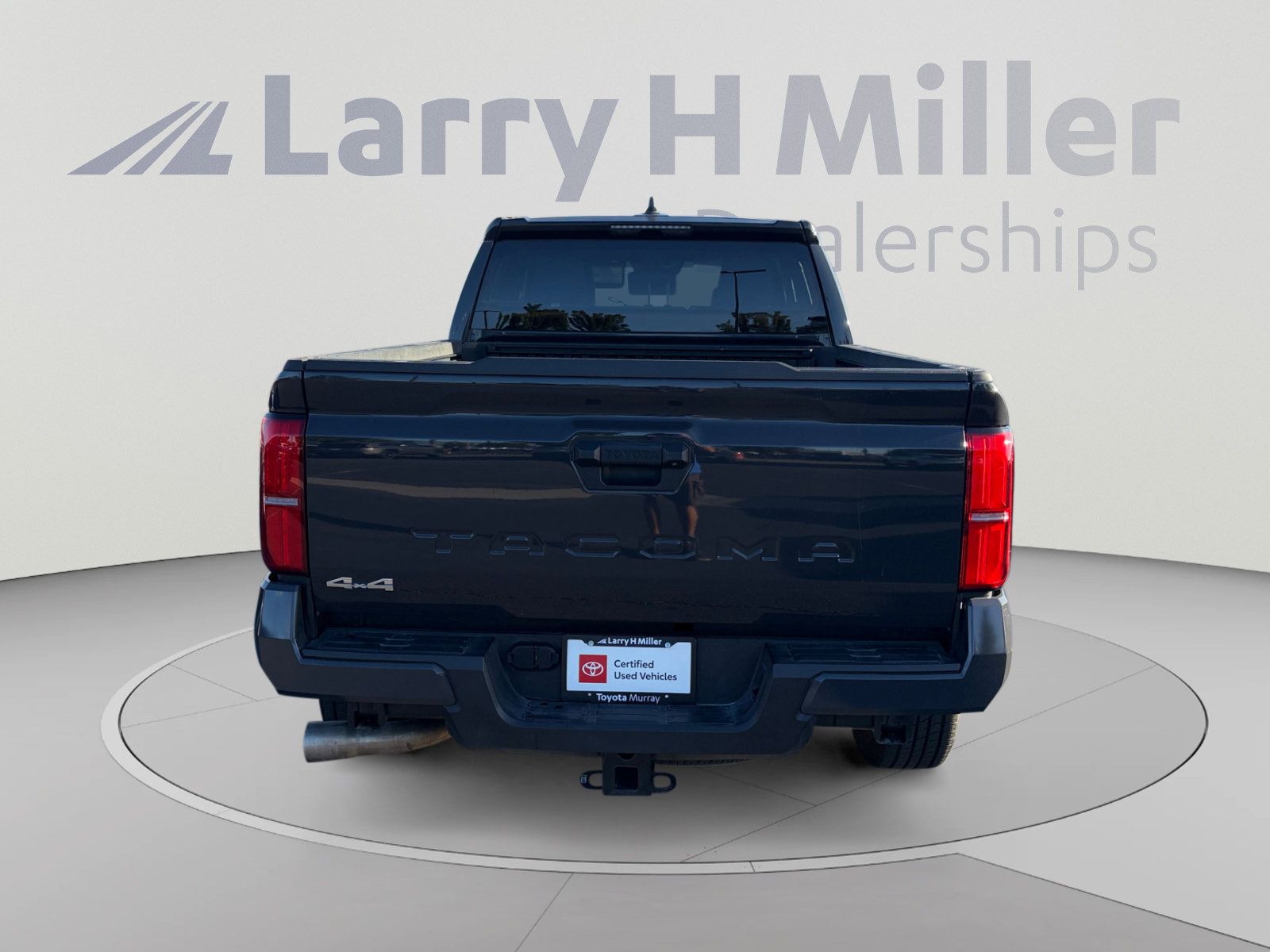 Used 2025 Toyota Tacoma SR5 AWD/4WD image 4