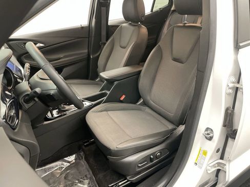 Used 2023 Buick Encore GX Select image 12