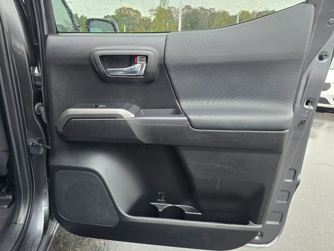 Used 2023 Toyota Tacoma TRD Off-Road w/ Technology Package image 40