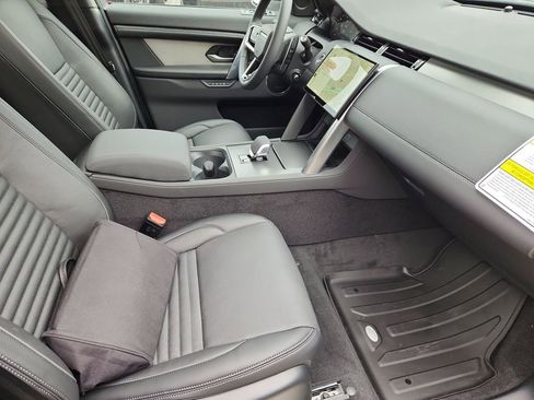 New 2026 Land Rover Discovery Sport Landmark AWD/4WD image 3