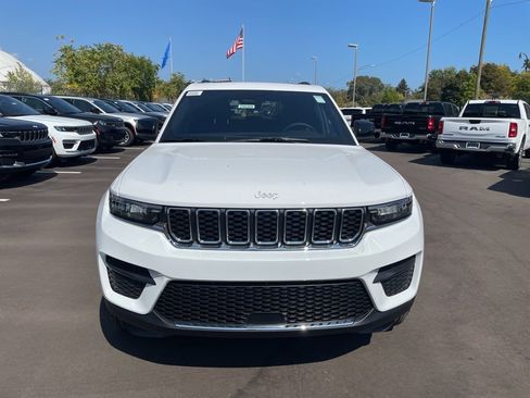 New 2025 Jeep Grand Cherokee Laredo X w/ Luxury Tech Group I image 11