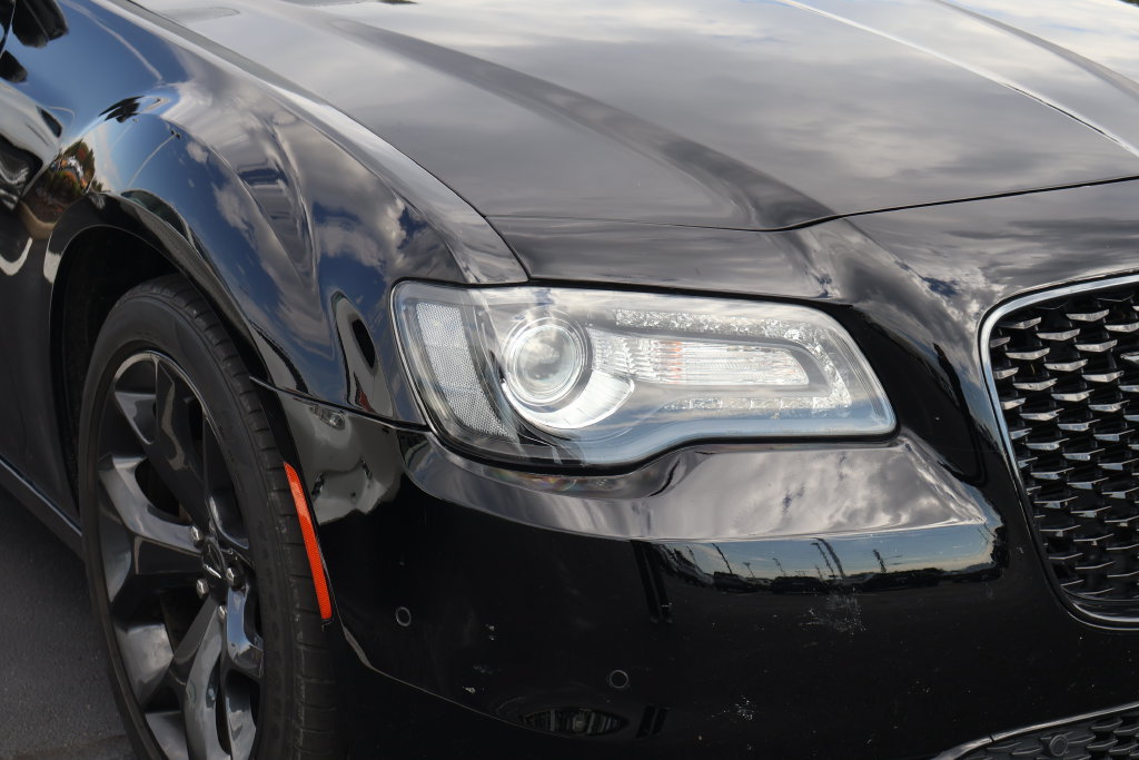 Used 2023 Chrysler 300 S w/ Comfort Group RWD image 4