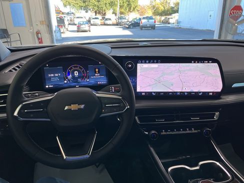 New 2026 Chevrolet Traverse LT w/ LPO, Floor Liner Package image 11