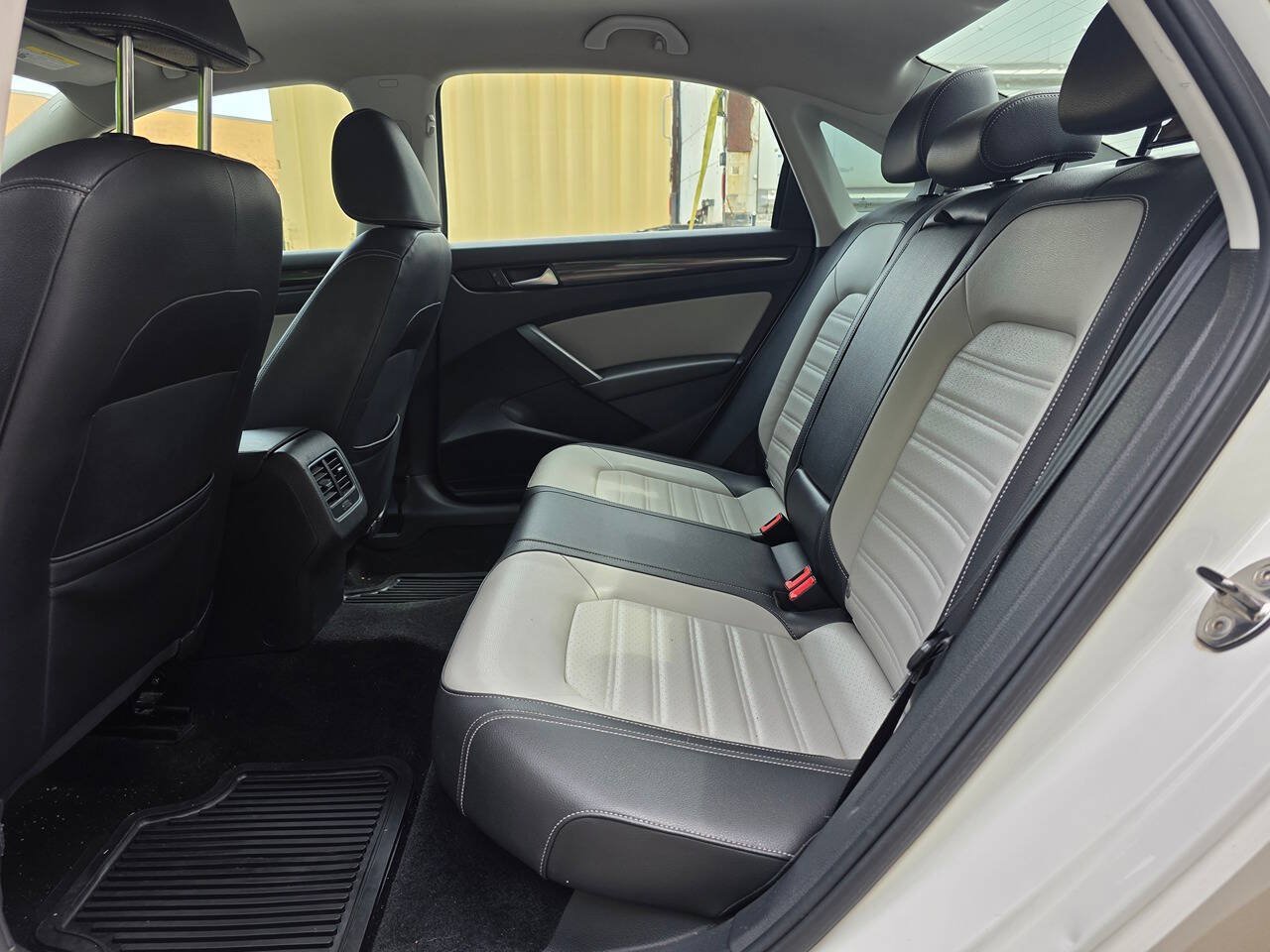 Used 2014 Volkswagen Passat 1.8T Sport FWD image 25