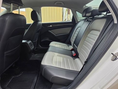 Used 2014 Volkswagen Passat 1.8T Sport FWD image 25
