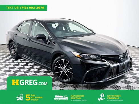Used 2024 Toyota Camry SE w/ Cold Weather Package image 1