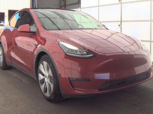 Used 2021 Tesla Model Y Long Range image 2
