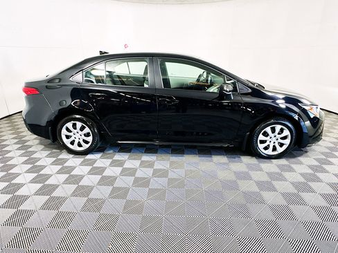 Certified 2025 Toyota Corolla LE image 2