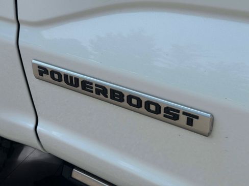 Certified 2023 Ford F150 Platinum w/ Equipment Group 701A High AWD/4WD image 15