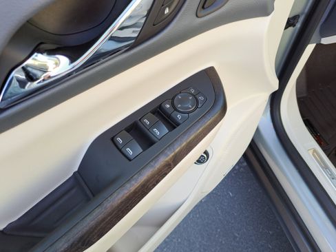 Used 2023 GMC Acadia Denali w/ Denali Ultimate Package image 15